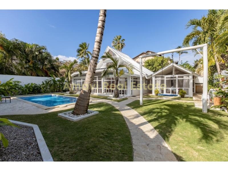 Playa Las Ballenas, 4 Bedrooms Bedrooms, ,4 BathroomsBathrooms,Villa,For Sale,1100