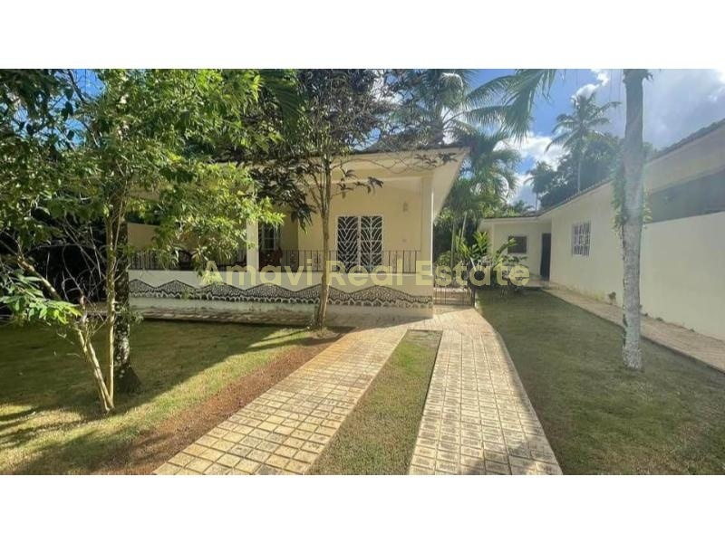 Las Terrenas, 6 Bedrooms Bedrooms, ,3 BathroomsBathrooms,House,For Sale,1124
