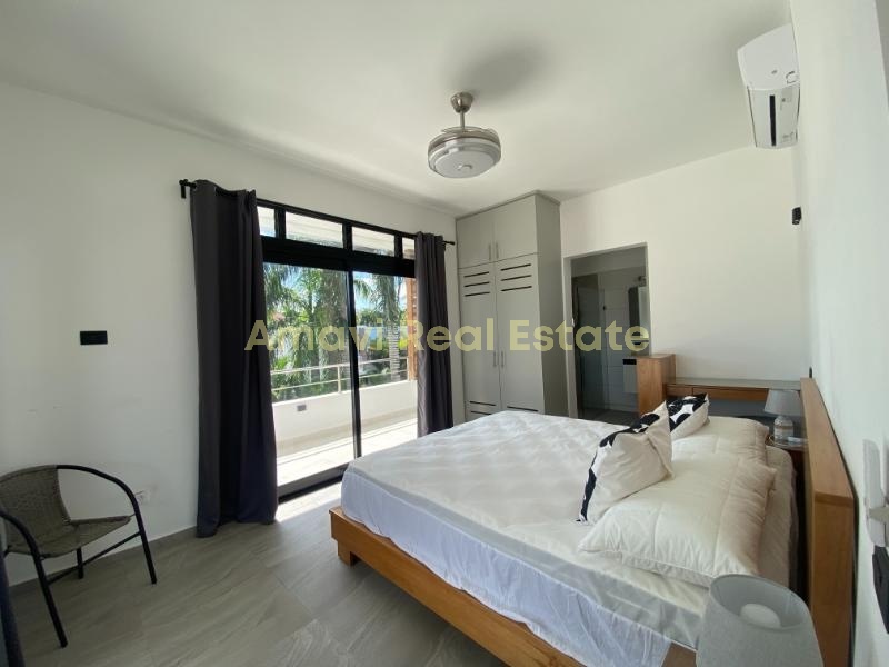 Playa Las Ballenas, 5 Bedrooms Bedrooms, 0 ,5 BathroomsBathrooms,Villa,For Sale,0,1320