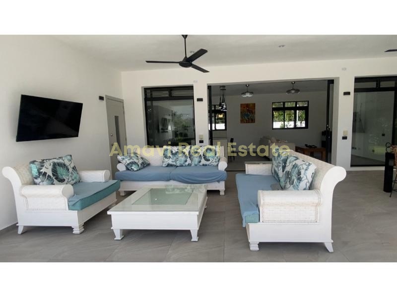 Playa Las Ballenas, 5 Bedrooms Bedrooms, 0 ,5 BathroomsBathrooms,Villa,For Sale,0,1320