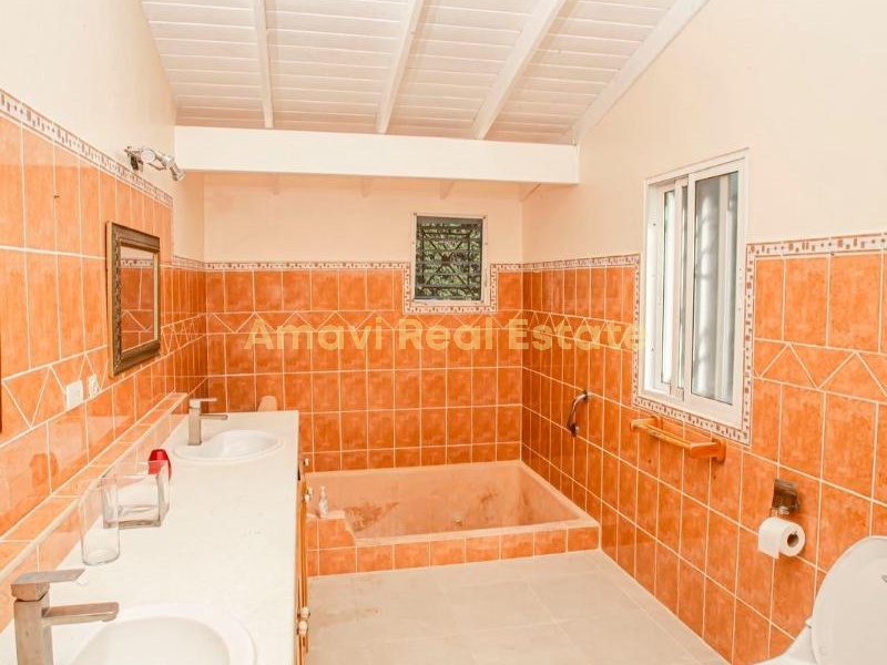 El Limon, 4 Bedrooms Bedrooms, ,3 BathroomsBathrooms,Villa,For Sale,1049