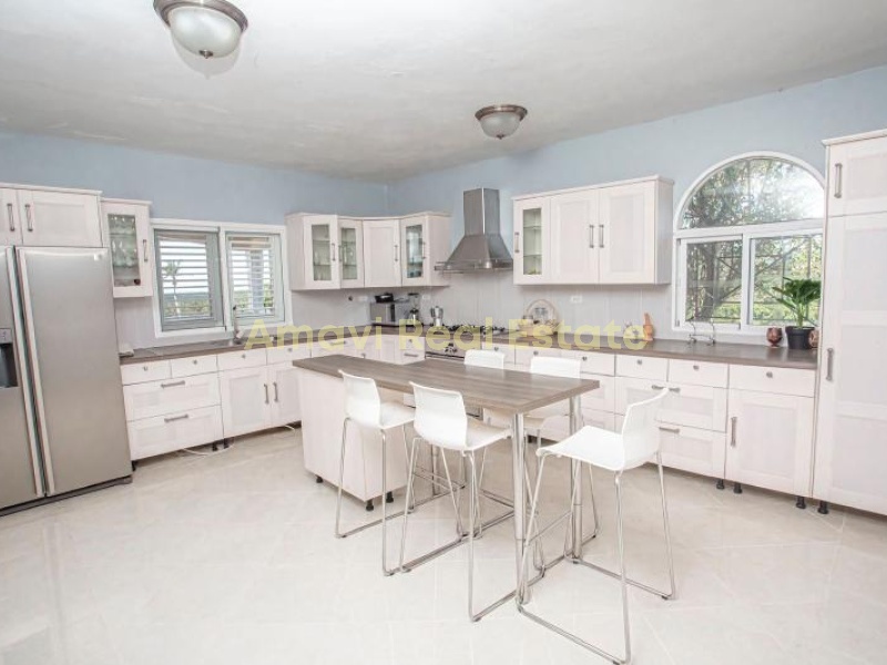 El Limon, 4 Bedrooms Bedrooms, ,3 BathroomsBathrooms,Villa,For Sale,1049