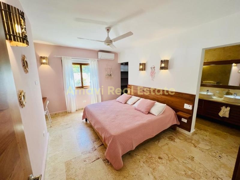 Playa Las Ballenas 32000, 4 Bedrooms Bedrooms, ,4 BathroomsBathrooms,Villa,For Sale,1050