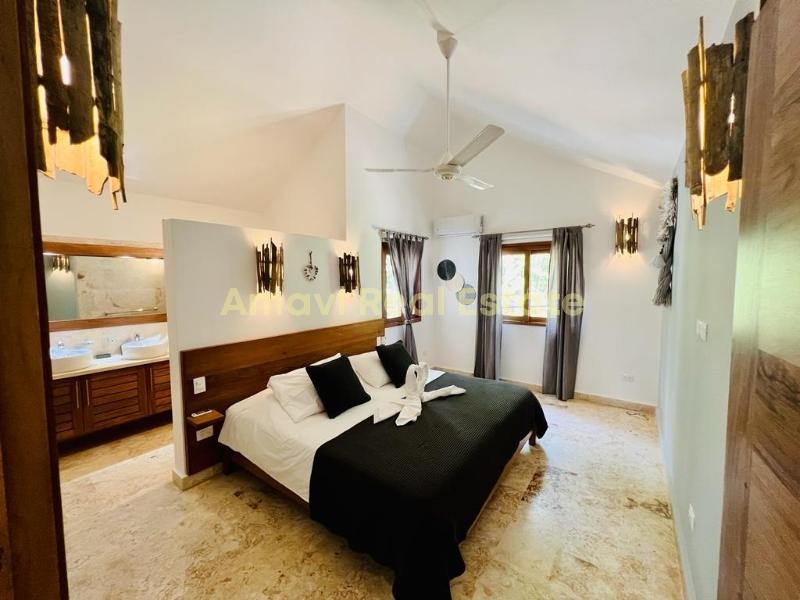 Playa Las Ballenas 32000, 4 Bedrooms Bedrooms, ,4 BathroomsBathrooms,Villa,For Sale,1050